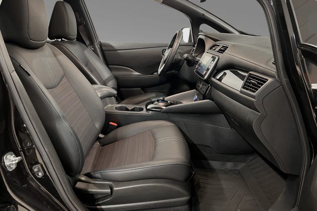 2022 NISSAN LEAF - 17