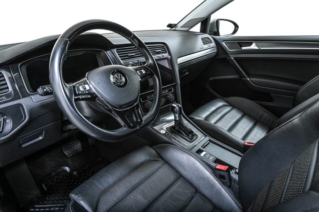 2018 VOLKSWAGEN GOLF - 16