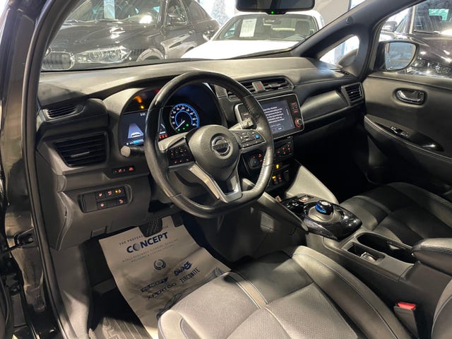 2020 NISSAN LEAF - 11
