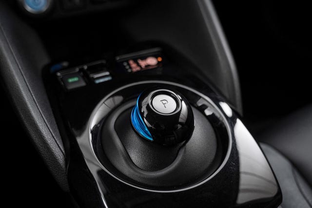 2022 NISSAN LEAF - 12
