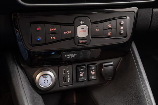 2022 NISSAN LEAF - 19