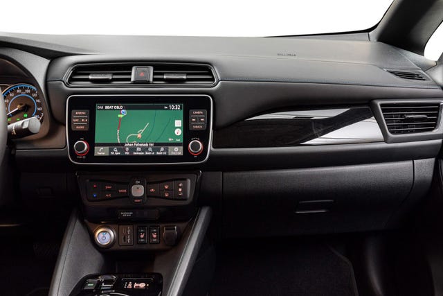 2022 NISSAN LEAF - 20