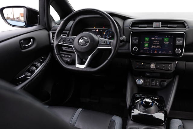 2022 NISSAN LEAF - 26