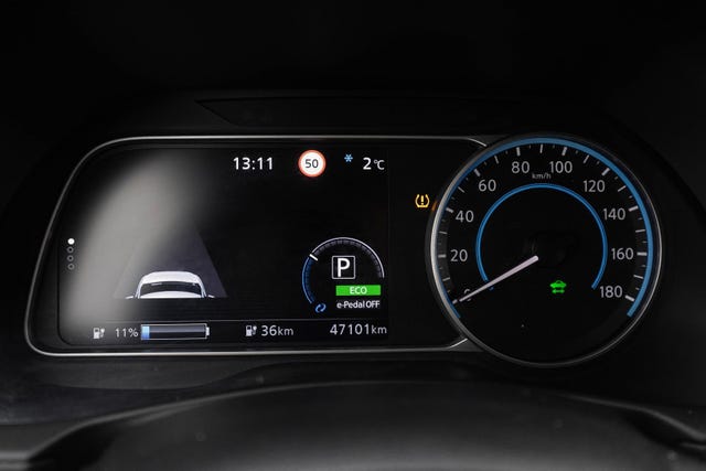 2022 NISSAN LEAF - 24