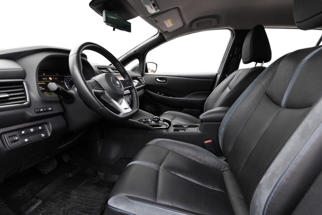 2022 NISSAN LEAF - 10