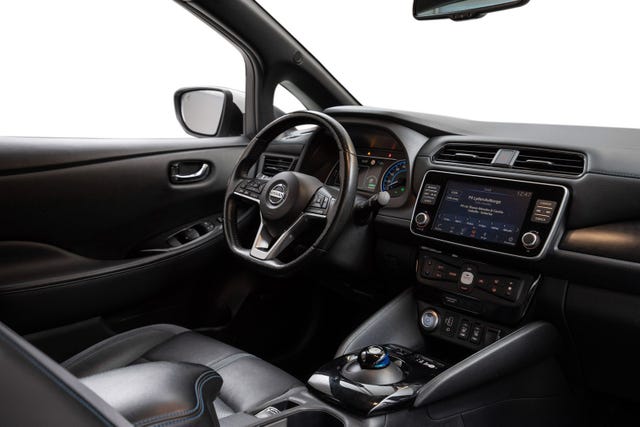 2020 NISSAN LEAF - 23