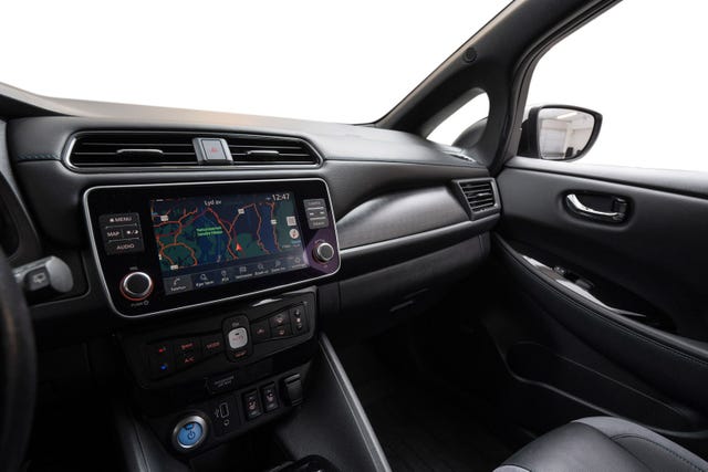 2020 NISSAN LEAF - 11