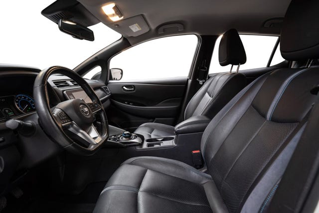 2020 NISSAN LEAF - 10