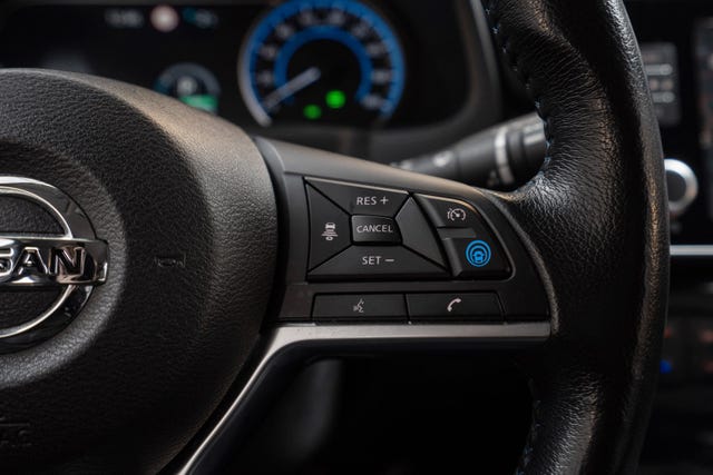 2020 NISSAN LEAF - 17