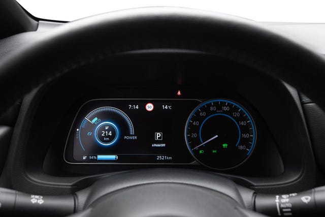 2022 NISSAN LEAF - 11