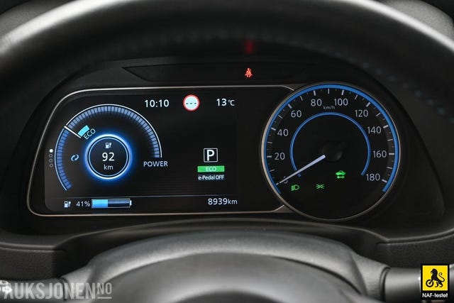 2022 NISSAN LEAF - 28