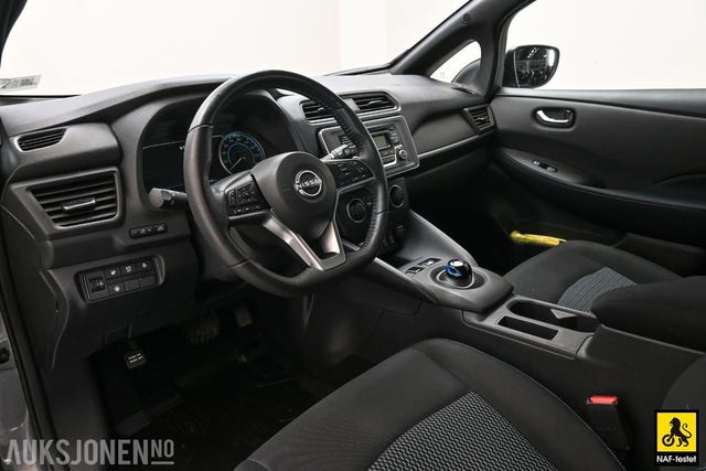 2022 NISSAN LEAF - 11