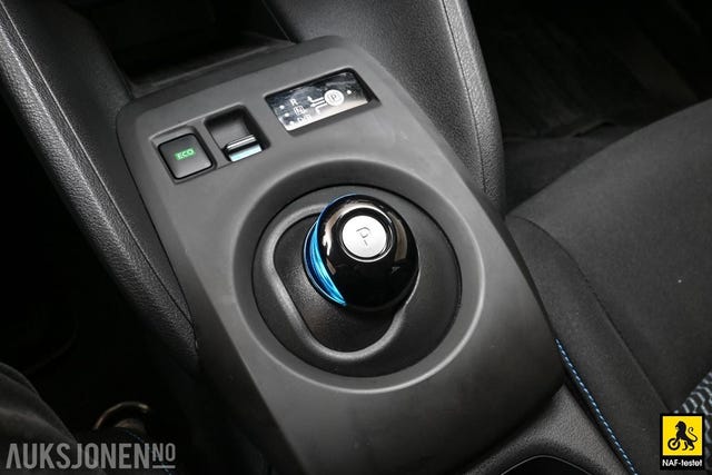 2022 NISSAN LEAF - 22