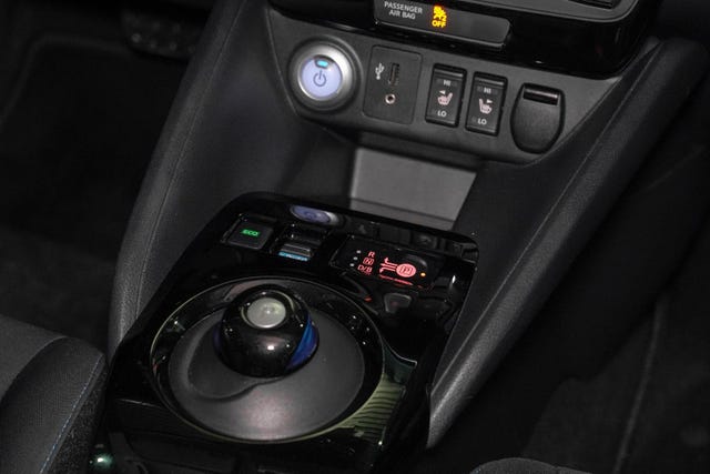 2020 NISSAN LEAF - 34