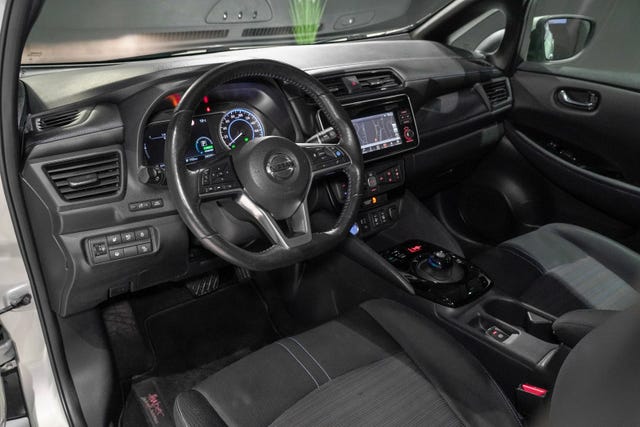 2020 NISSAN LEAF - 24