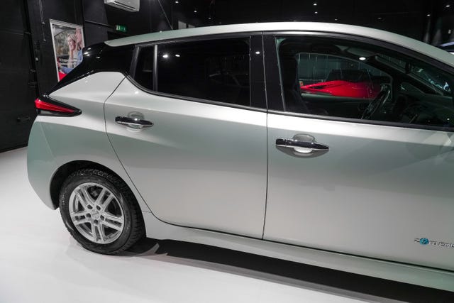 2020 NISSAN LEAF - 11