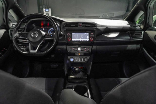2020 NISSAN LEAF - 30