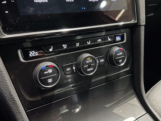 2018 VOLKSWAGEN GOLF - 32