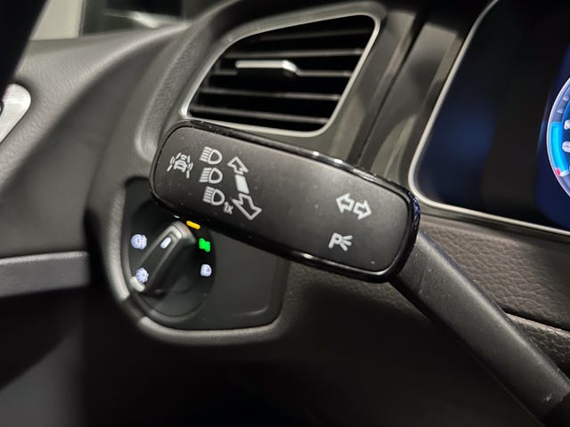 2018 VOLKSWAGEN GOLF - 27