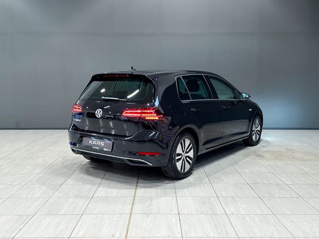 WVWZZZAUZJ8906649 2018 VOLKSWAGEN GOLF-4