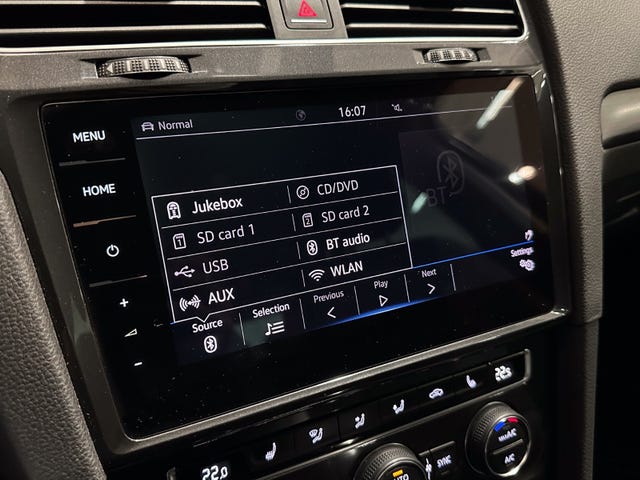 2018 VOLKSWAGEN GOLF - 30