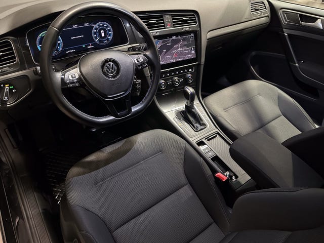 2018 VOLKSWAGEN GOLF - 21