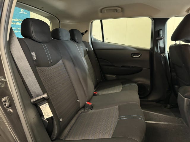 2018 NISSAN LEAF - 11