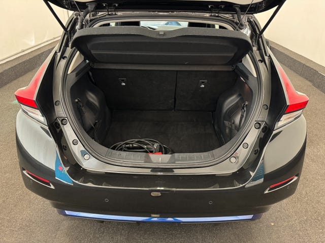 2018 NISSAN LEAF - 12
