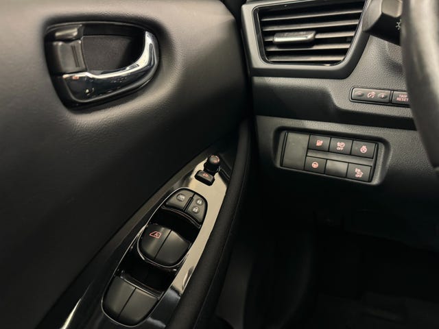 2018 NISSAN LEAF - 24