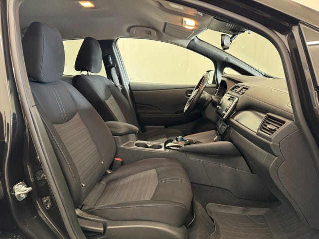 2018 NISSAN LEAF - 8