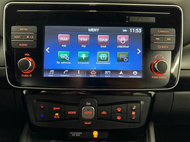 2018 NISSAN LEAF - 17