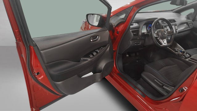 2020 NISSAN LEAF - 10