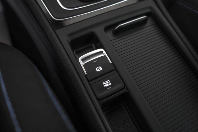 2019 VOLKSWAGEN GOLF - 30