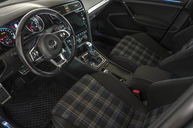 2019 VOLKSWAGEN GOLF - 16