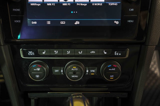 2019 VOLKSWAGEN GOLF - 25