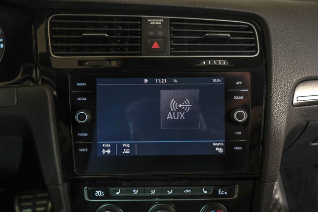 2019 VOLKSWAGEN GOLF - 28