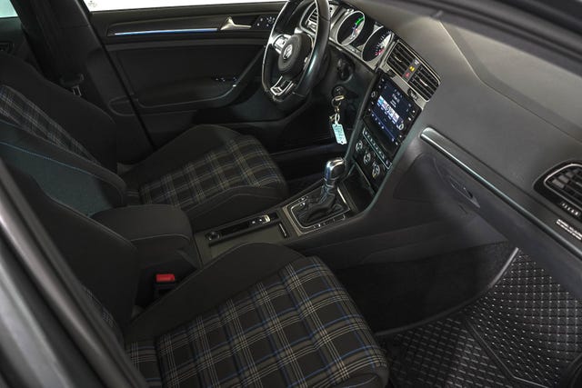 2019 VOLKSWAGEN GOLF - 18