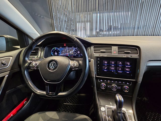 2019 VOLKSWAGEN GOLF - 13