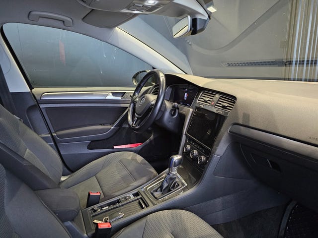 2019 VOLKSWAGEN GOLF - 14