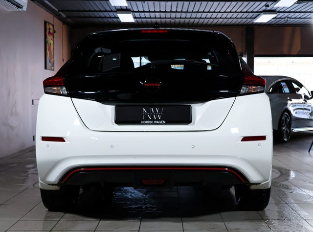 2018 NISSAN LEAF - 11