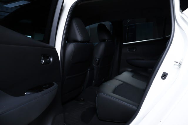 2018 NISSAN LEAF - 33