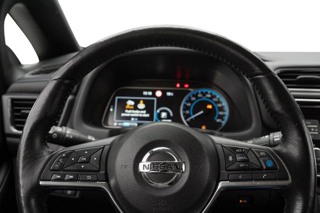 2018 NISSAN LEAF - 12