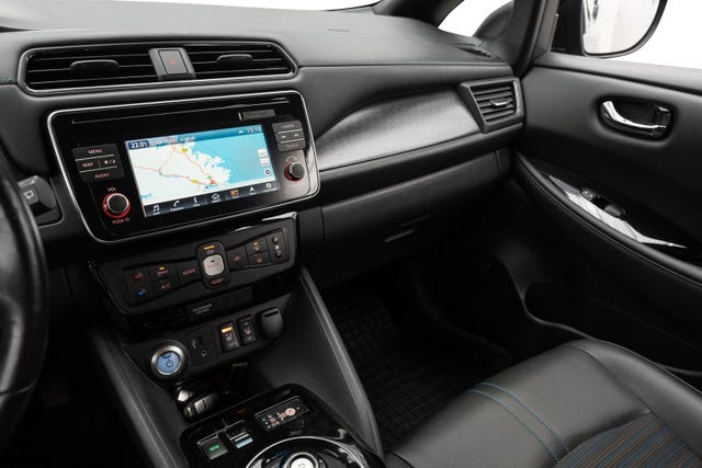 2018 NISSAN LEAF - 15