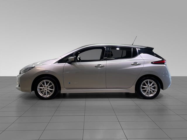 SJNFAAZE1U0031587 2018 NISSAN LEAF-5