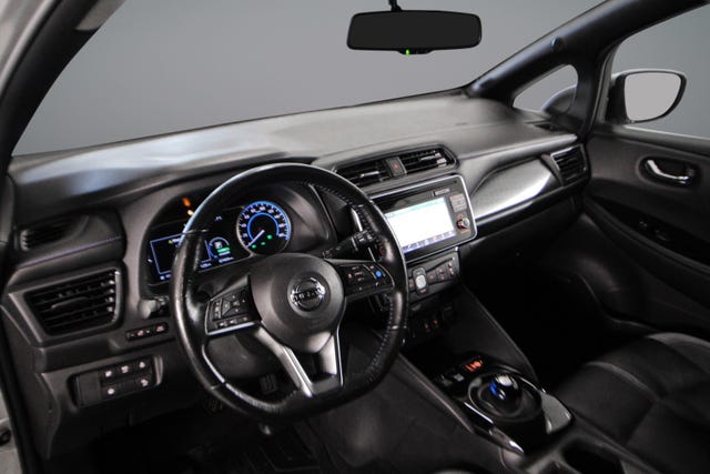 2018 NISSAN LEAF - 11