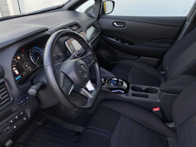 2020 NISSAN LEAF - 26