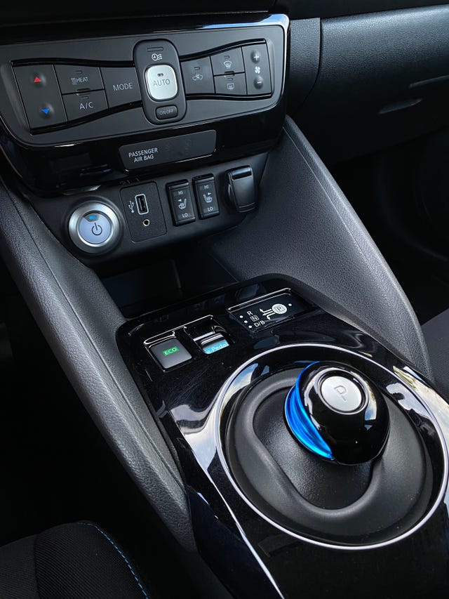2020 NISSAN LEAF - 17