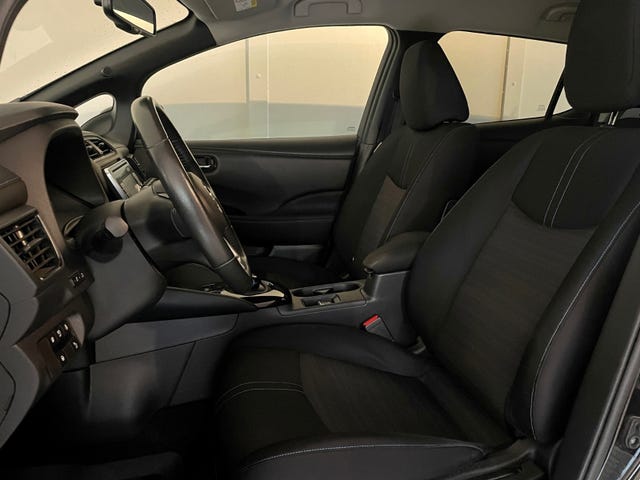 2018 NISSAN LEAF - 11