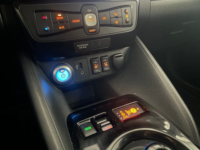 2018 NISSAN LEAF - 15
