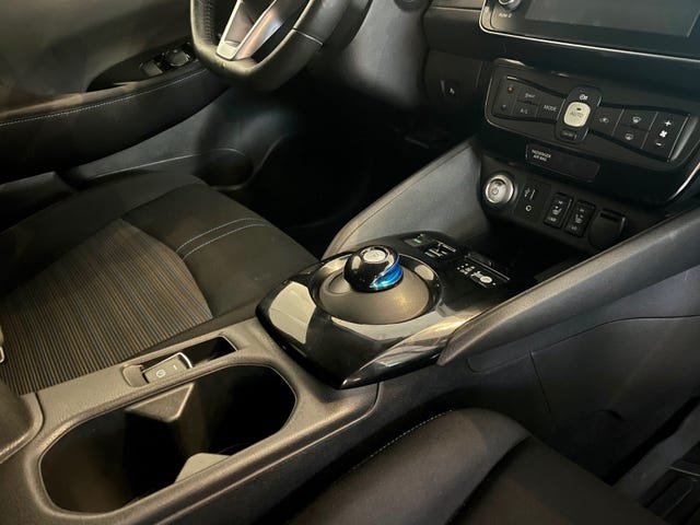 2018 NISSAN LEAF - 17